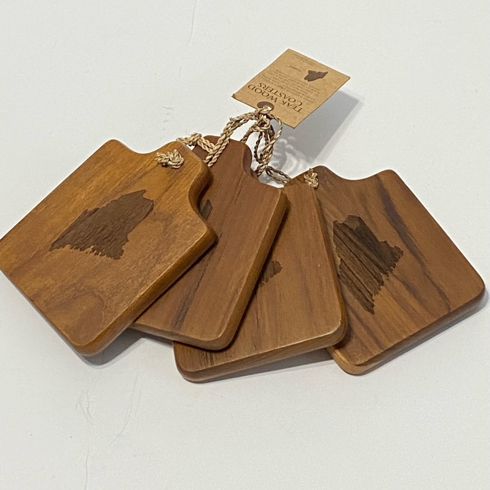 Teak Wood Trivet and Four Coaster Set with Maine Design - Picture 6 of 10